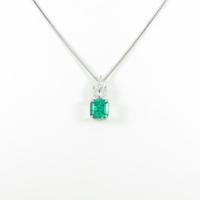 PT エメラルドネックレス