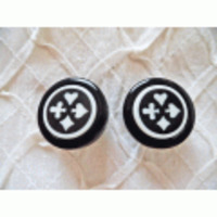 アンジェラ、トランプ柄クリップイヤリングER1006-BK ブラック