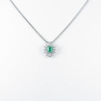 PT エメラルドネックレス