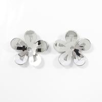 750WG／K18WG フラワー ピアス