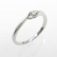 PT スリーストーン ダイヤモンドリング10％引き