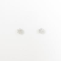 PT ソリティア ダイヤモンドピアス
