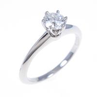ティファニー クラシックソリティア リング 0．42ct