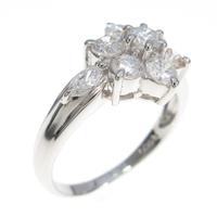 PT フラワー ダイヤモンドリング