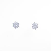 PT ソリティア ダイヤモンドピアス