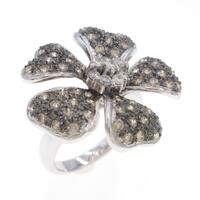 K18WG／K18BG フラワー ダイヤモンドリング