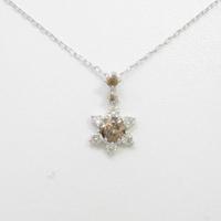 K18WG フラワー ダイヤモンドネックレス