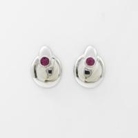 PT ルビーピアス