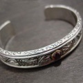 K-SMITH　唐草バングル　【太、天然石付き】