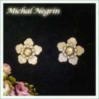 Michal Negrin(ミハエルネグリン) ピアス アンティーク感のある花モチーフ 12500 (キャッチ付き)