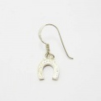 【M.G.C.】≪色が選べる≫ホースシューフックピアス（白仕上げ）