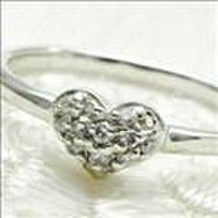 【送料無料】ピンキーリングとしても素敵！Plus-プリュス-K10ホワイトゴールド×ダイヤモンドハートパヴェリング
