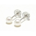 アコヤ真珠ベビーピアス（4.0〜3.5ミリ／プラチナ（Pt））