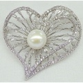 オーロラリップル真珠 CZ ハートシェイプ ブローチ