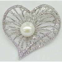 オーロラリップル真珠 CZ ハートシェイプ ブローチ