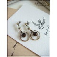 チェコビーズとリングパーツのシックピアス/イヤリング