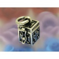 大人仕様でシニア世代にもお勧めのアクセサリー！シルバー925　トレジャーボックス ペンダントトップ