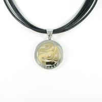 ブルガリ トンド スネーク ネックレス