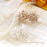 【送料無料】大人可愛いブーケピアス　フラワーピアス　パールピアス　エレガントピアス　上品ピアス　お花ピアス　フラワーピアス　ピアス　大人可愛いピアス　パールピアス　ビジューピアス　ピアス　上品ピアス　ブーケピアス　ピアス　大人可愛いピアス　上品ピアス