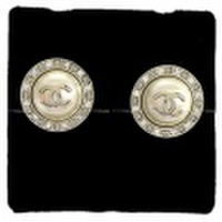 2018年秋冬 新作 CHANEL シャネル ドーム ココマーク パール アラウンドラインストーン ピアス パールホワイトXシルバー シルバー金具 A74750 新品
