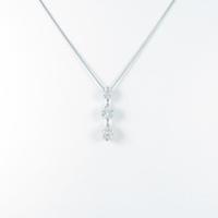 PT スリーストーン ダイヤモンドネックレス