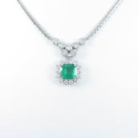 PT エメラルドネックレス