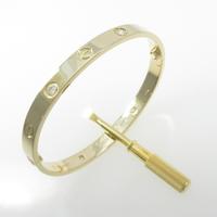 カルティエ ラブブレスレット ハーフダイヤ 4P 新型