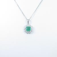 PT エメラルドネックレス