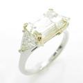 K18YG／プラチナダイヤモンドリング 3．050ct・VLY・VS1・エメラルドカット