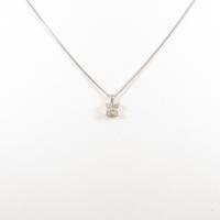 K18WG フラワー ダイヤモンドネックレス