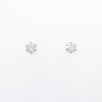 PT ソリティア ダイヤモンドピアス