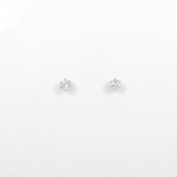 K18WG ソリティア ダイヤモンドピアス