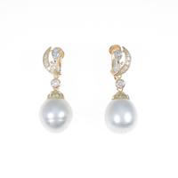 K18YG ムーン シロチョウパールイヤリング