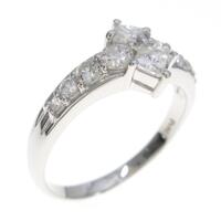 PT ダイヤモンドリング