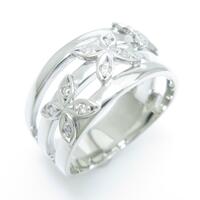 PT フラワー ダイヤモンドリング