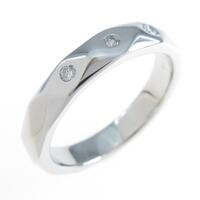 PT スリーストーン ダイヤモンドリング