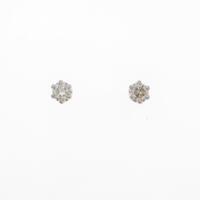 PT ソリティア ダイヤモンドピアス