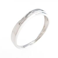 PT スリーストーン ダイヤモンドリング