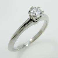 ティファニー クラッシックソリティア リング 0．22ct