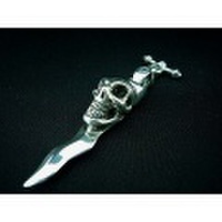 BWL(ビルウォールレザー)　グッドラックスカルw/スネークダガーTバーペンダント　P859TB