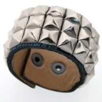 GLAMOUR PUNKS（グラマーパンクス）　GLAMOUR PUNKS X WENDY’STRIPLE PYRAMIDS WRIST BAND ROGO PRINT MODEL　0710-0058