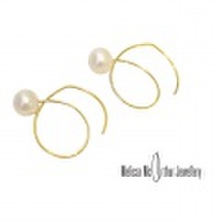 Melissa Mcarthur Jewellery ロンドン発ワイヤージュエリー22ｋゴールド　近代的な曲線 淡水パールピアス　メリッサマッカーサージュエリー