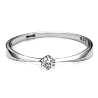 Plus-プリュス-ギフトにも最適！ホワイトゴールドダイヤリング