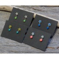 【メール便可】Eric et Lydie　小さなお花とビーズのハンドメイドピアス（４色展開）（フランス）