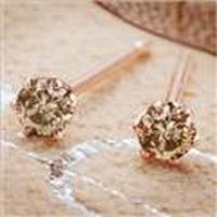 【驚きの70％OFF！】大人の魅力!一味違うクラシカルな輝きを耳元に。シャンパンカラーダイヤモンドピアス