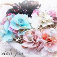 ふんわり花柄２輪のスリーピン 〜様々な季節を演出！