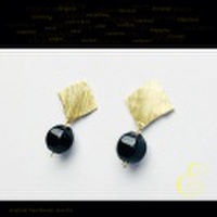 イヤリング　brass×オニキス　E-pi-0019