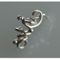 ソフトクリームの様な両耳ピアス