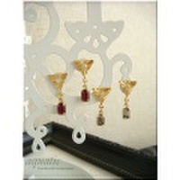 トライアングル＆レクタングルのプチピアス/イヤリング(シャム・ブラックダイヤモンド)