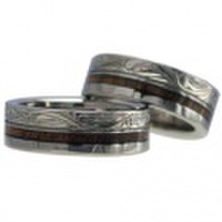 ハワイアンジュエリー alamea イングレーブラインコアウッドチタンペアリング